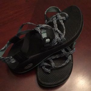 Women’s size 8 chacos (like new)